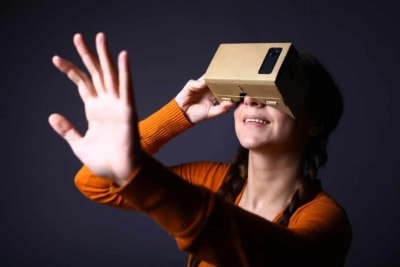 Introøvelse: Virtual Reality – mødet med en flygtningelejr