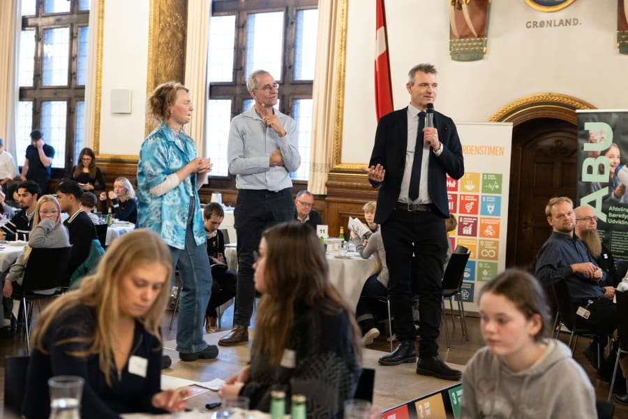 Københavns børne- og ungdomsborgmester, Jakob Næsager (K), glæder sig til at følge op på alle børnenes kreative forslag og idéer. "Hvis I vil have indflydelse, skal I blive ved med at råbe højt,” lød opfordringen fra borgmesteren. Foto: Jacob Crawfurd