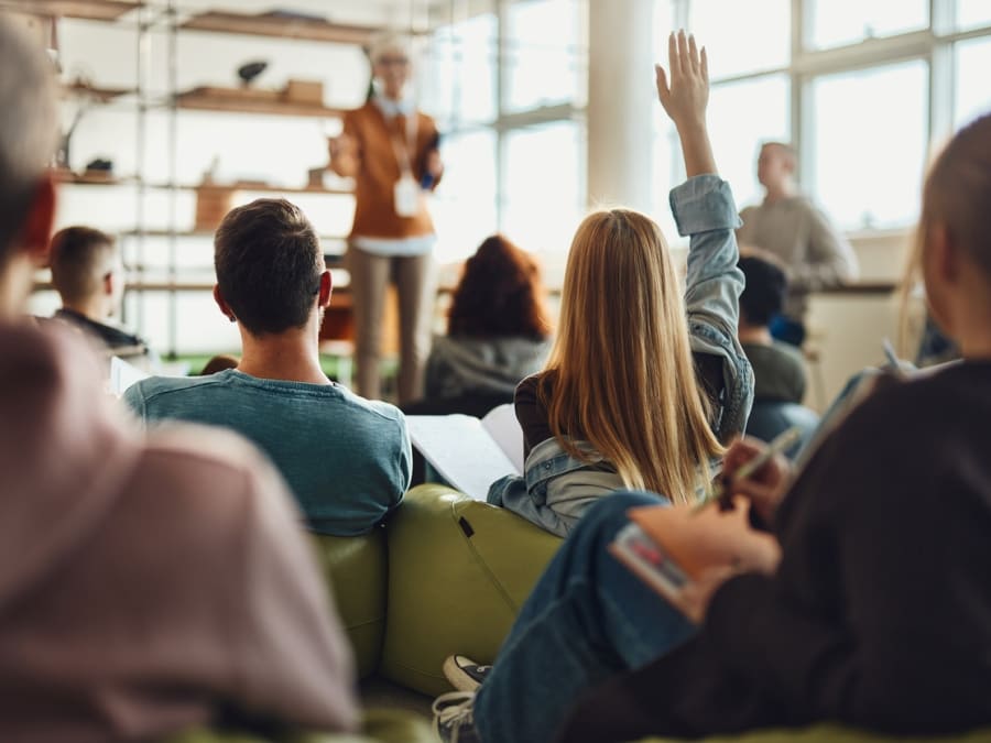 De seneste to år har Melanie Reuss fået hjælp af en jobkonsulent, og nu er hun tilbage på skolebænken. Foto: Skynesher on iStock