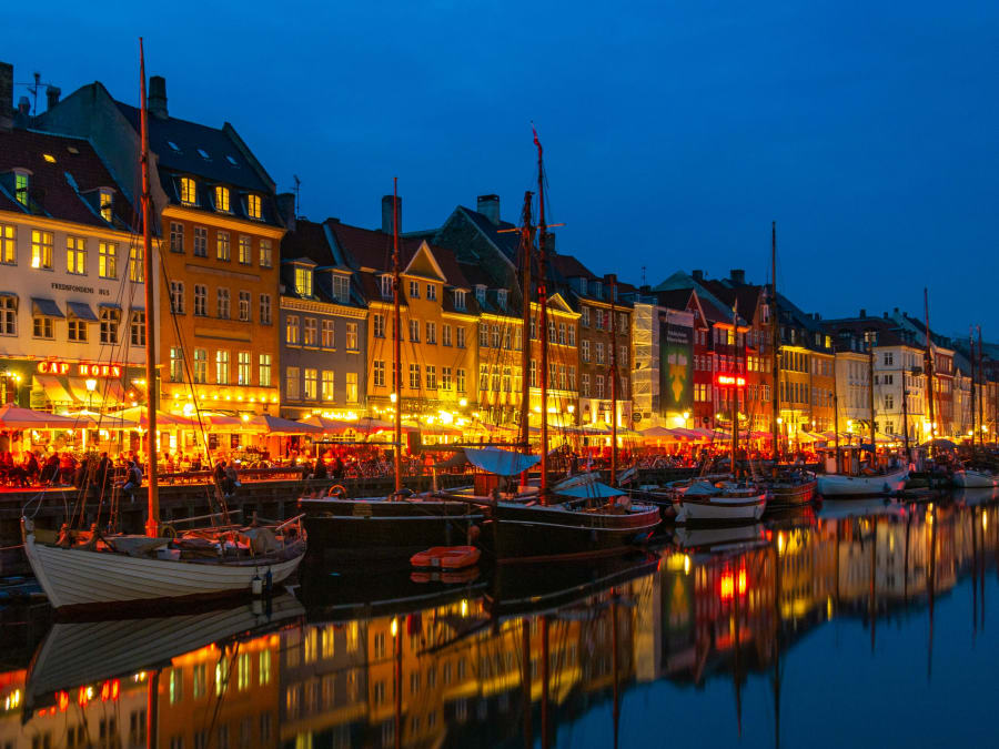 Hvis man går i byen i Indre By i København kan man møde en af kommunens nye tryghedsvagter på gaden. Foto: Brunocoelhopt, iStock
