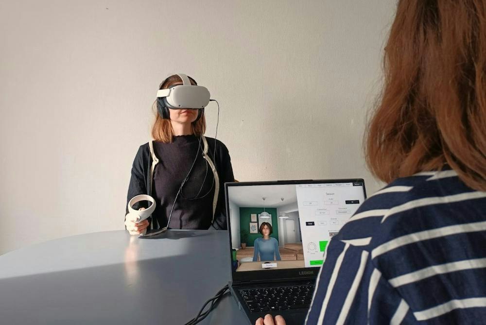 Emilies historie viser, at VR-briller måske kan blive banebrydende til terapi