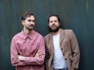De to skuespillere Jacob Teglgaard (tv) og Christian Gade Bjerrum (th) startede foreningen ”Bæredygtig Scenekunst NU” i 2020. Foto: Frida Gregersen.