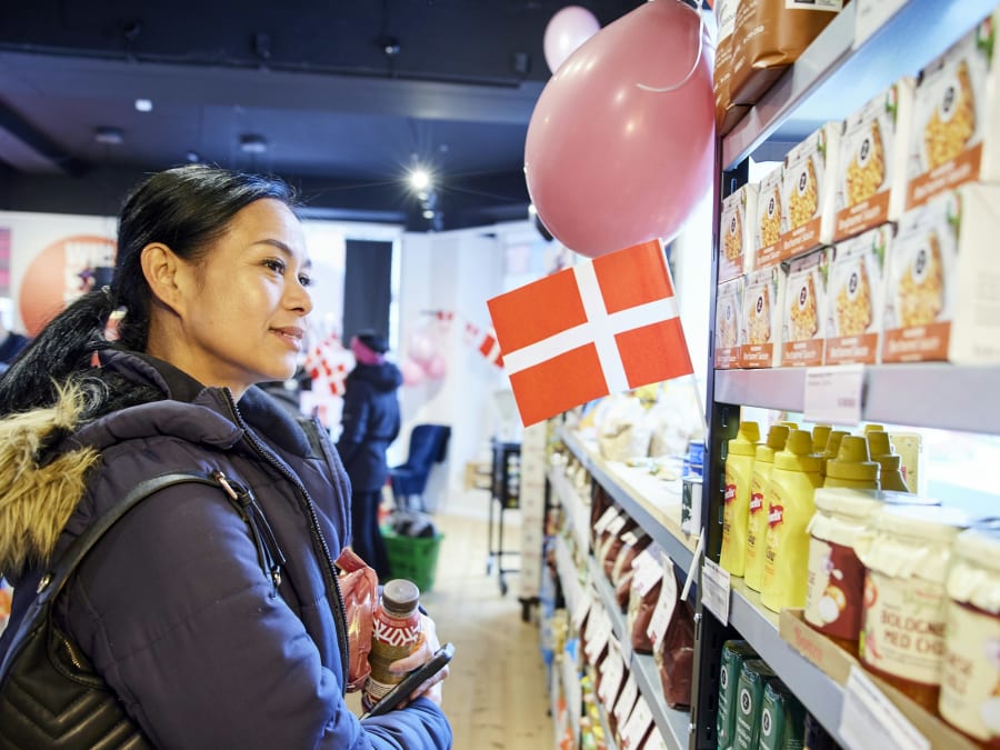 Der var masser af varer på hylderne, da Wefood på Amager fejrede jubilæum. Foto: Jens Astrup / Folkekirkens Nødhjælp