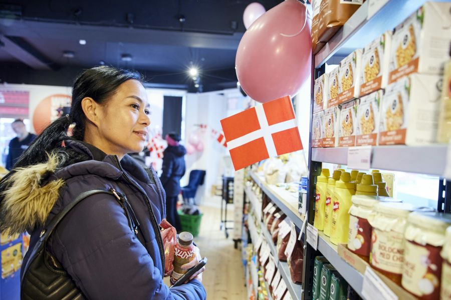 Der var masser af varer på hylderne, da Wefood på Amager fejrede jubilæum. Foto: Jens Astrup / Folkekirkens Nødhjælp