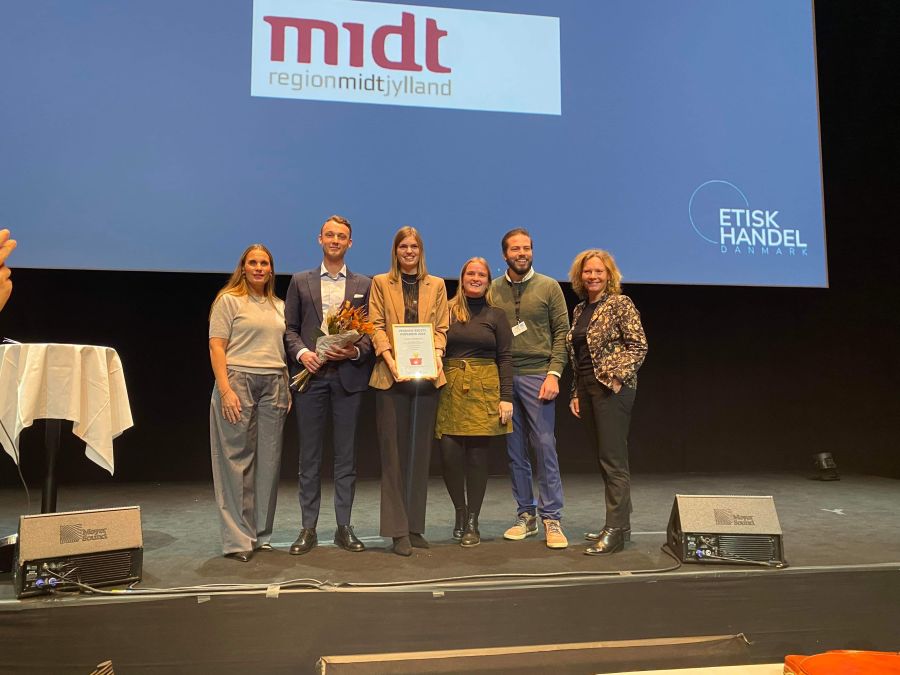 Vinderen af 'Verdens Bedste Indkøber 2023' er Region Midtjylland, hvis indkøbsafdeling har gjort det muligt at sammenligne bæredygtighed i produkter i udbudsfaser. Foto: Region Midtjylland.